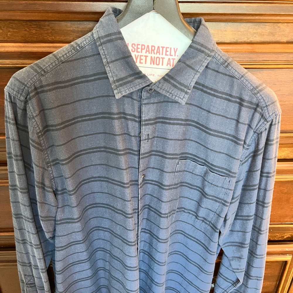 Long sleeve dress shirt